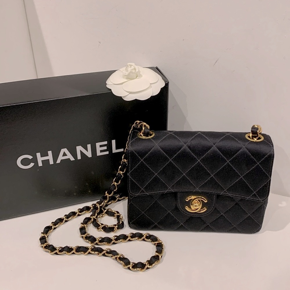 Rare 🖤 CHANEL Vintage Silk Satin Small “5 Series” Mini Quilted Gold Chain Bag